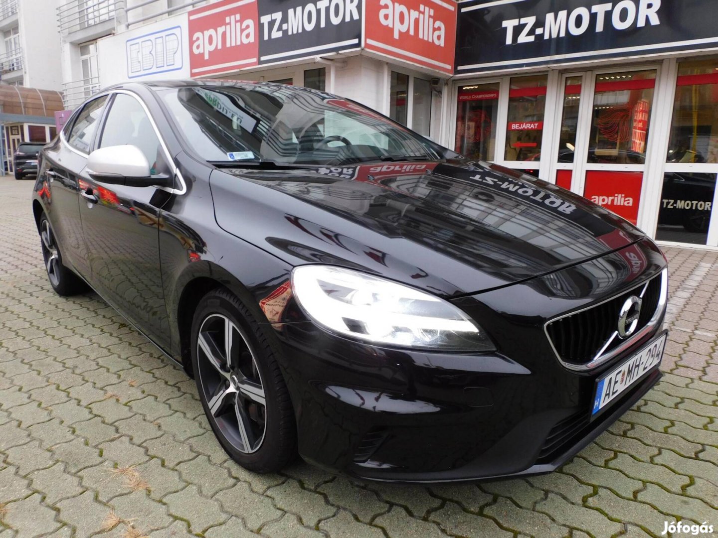 Volvo V40 2.0 D [D3] R-Design Geartronic 56.000...